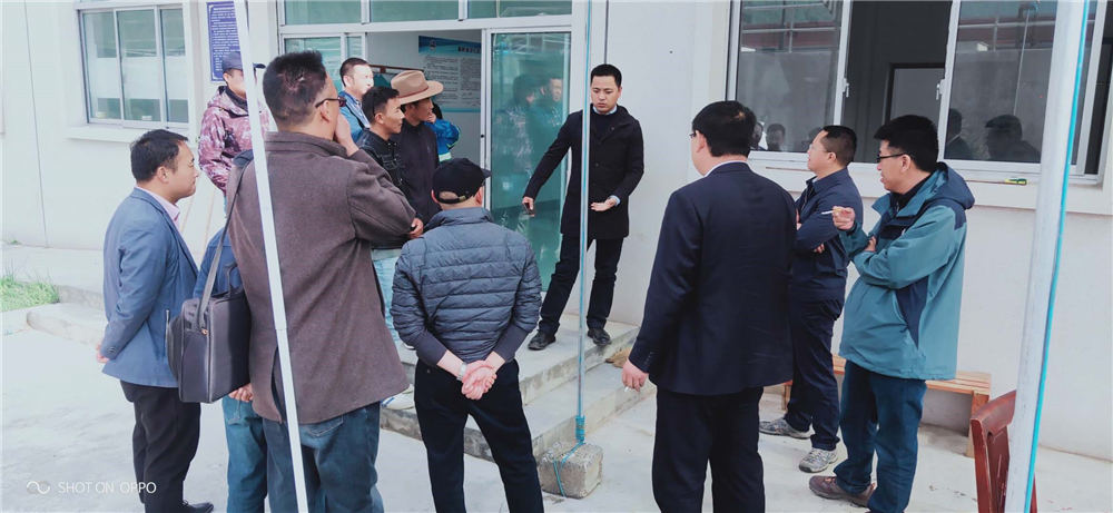 西南督查組在自治區(qū)、日喀則市、吉隆縣、吉隆鎮(zhèn)有關(guān)領(lǐng)導(dǎo)的陪同下對(duì)吉隆鎮(zhèn)污水處理廠檢查工作
